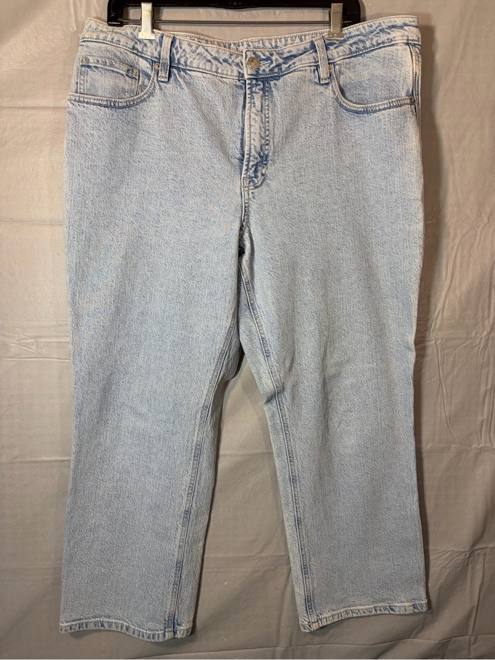 241. Reitmans Light Wash The Classic Straight-Leg Jeans